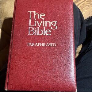 The Living Bible 1970s Red Letter Edition Paraphrased Tyndale Hard Back‎ Red